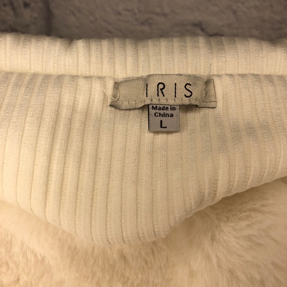 NWOT Faux Fur Off The Shoulder Fitted Crop Top - Picture 3 of 4